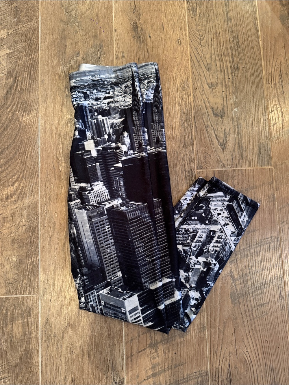 Zara Terez Women's Black & White Cityscape Leggings Size Small